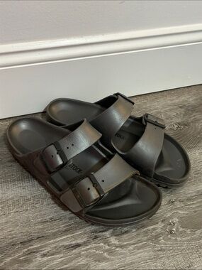 Birkenstock Arizona Two-Strap Sandals in Grey 39/8 Womens